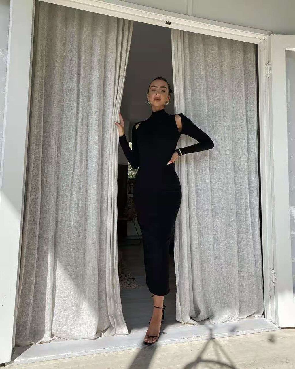 Fashion Stand Collar Backless Long Sleeve Dress