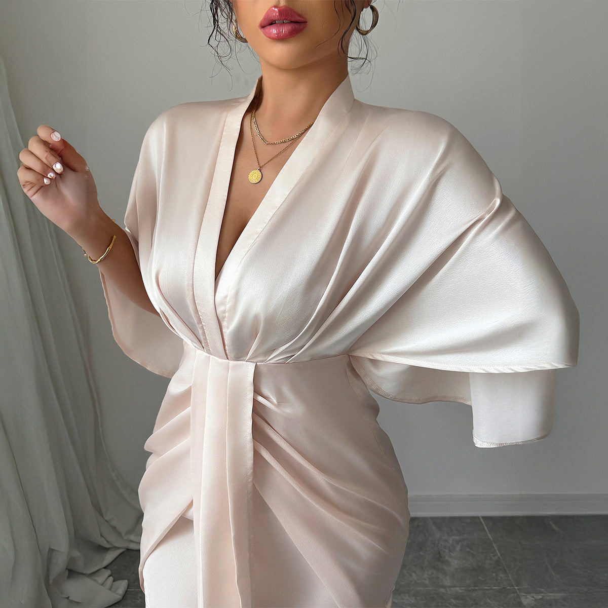 High-end Simple Style Deep V Waist Wide Sleeve Hip Skirt Dress