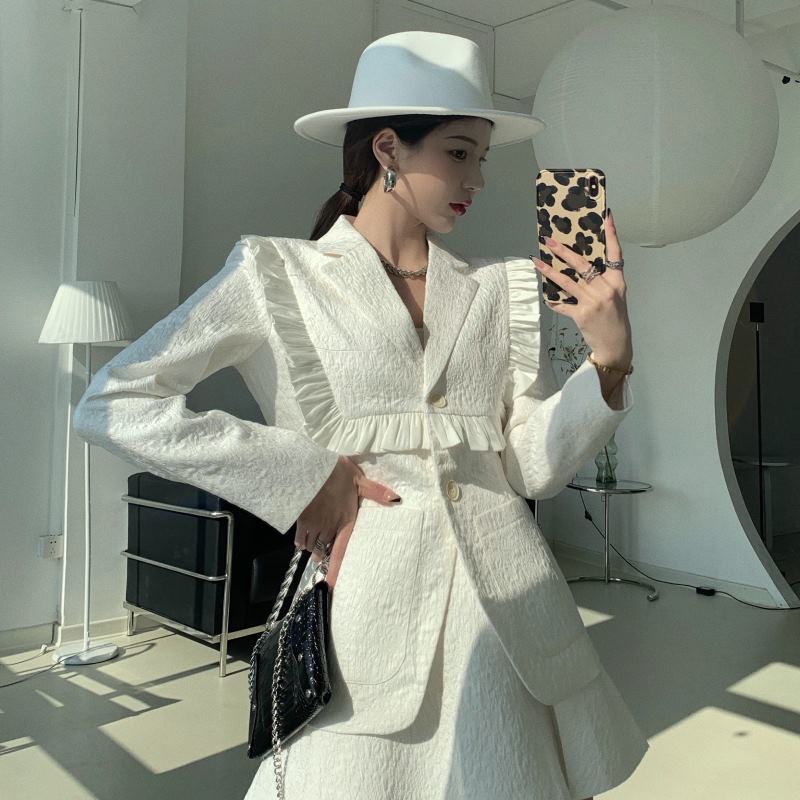 Jacquard Wood Ear Suit Long-sleeved Suit Women Retro Temperament Skirt