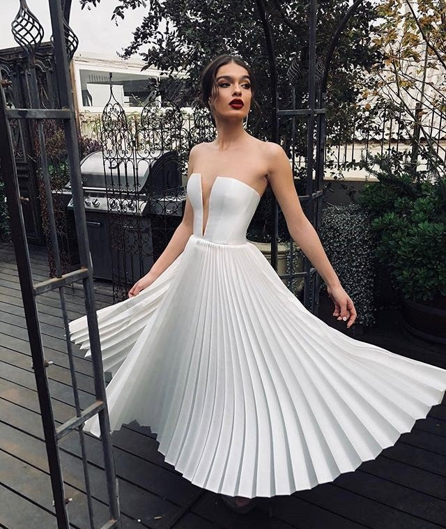 Fashion Sexy Deep V Tube Top Dress Pleated Skirt